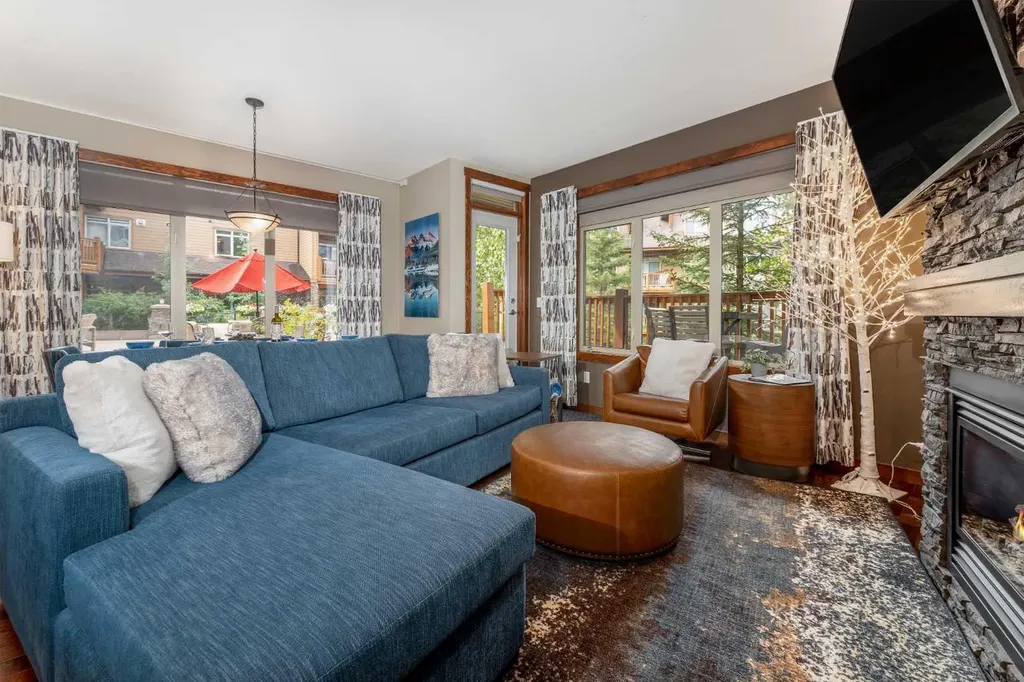 30 Lincoln Park Canmore AB T1W 3E9
