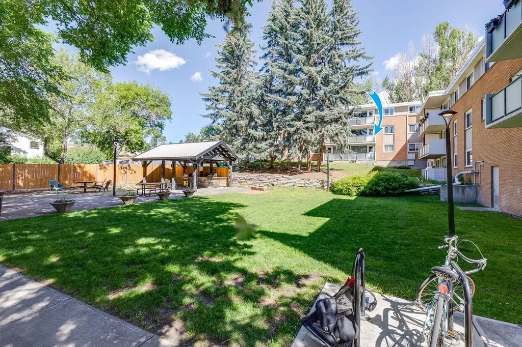 1620 8 Avenue NW Calgary AB T2N 1C4