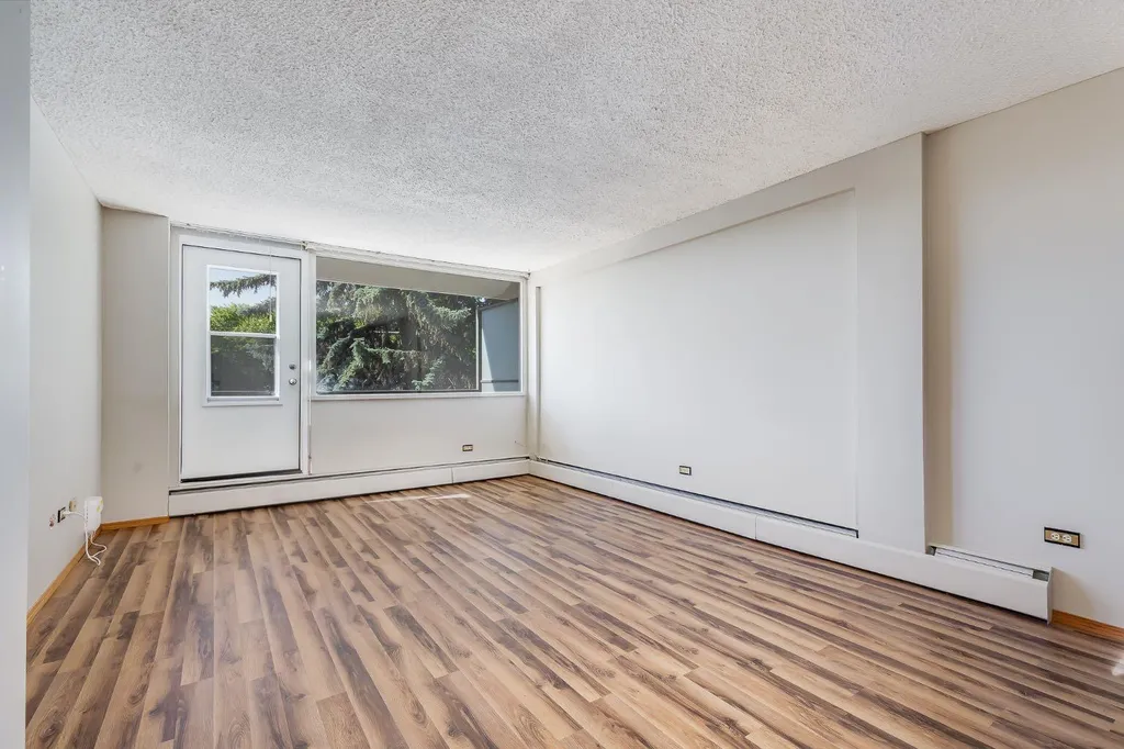 1620 8 Avenue NW Calgary AB T2N 1C4