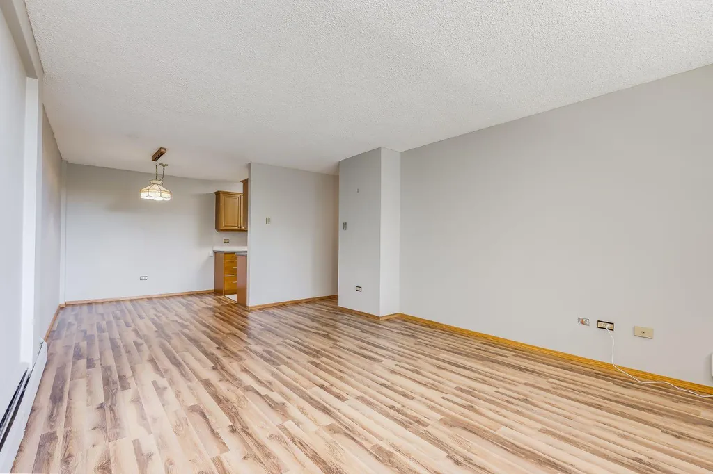 1620 8 Avenue NW Calgary AB T2N 1C4