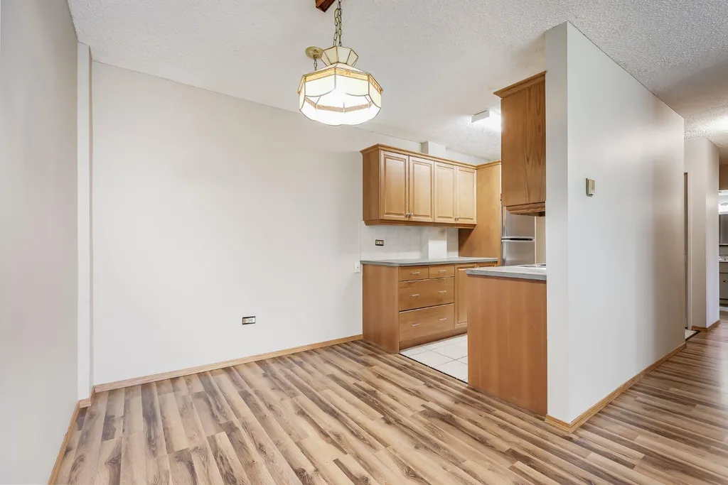 1620 8 Avenue NW Calgary AB T2N 1C4
