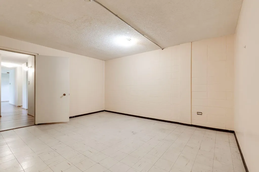 1620 8 Avenue NW Calgary AB T2N 1C4
