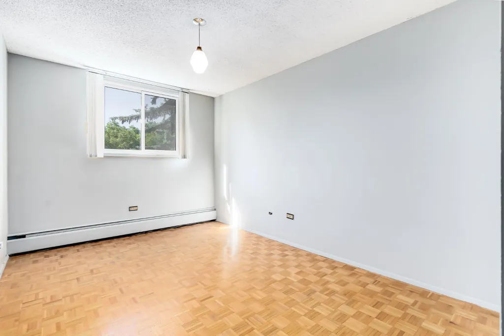 1620 8 Avenue NW Calgary AB T2N 1C4