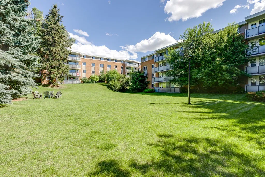 1620 8 Avenue NW Calgary AB T2N 1C4