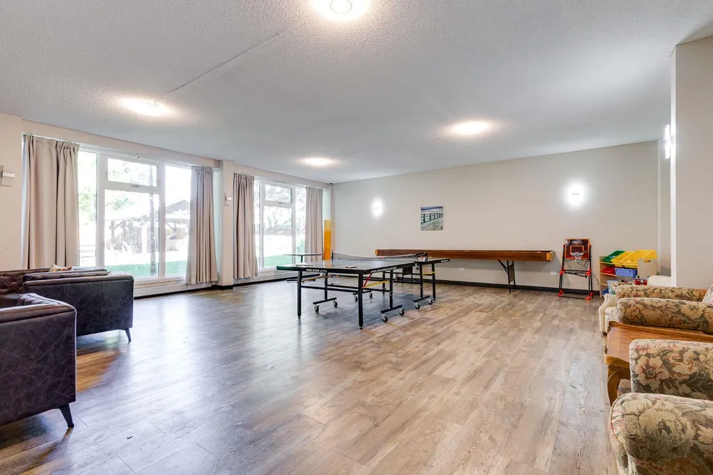 1620 8 Avenue NW Calgary AB T2N 1C4