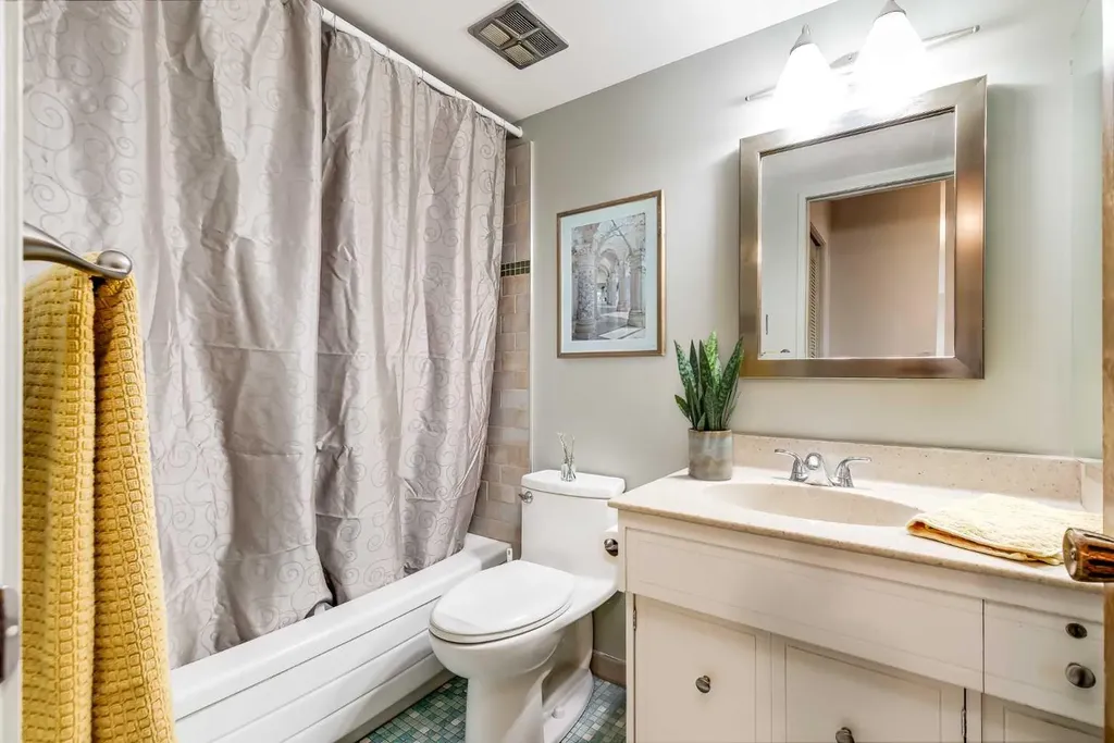 1620 8 Avenue NW Calgary AB T2N 1C4