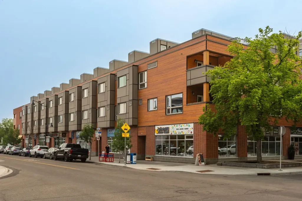 118 8 Street NE Calgary AB T2E 1M2