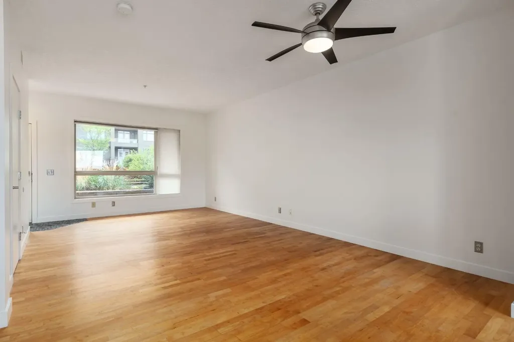 118 8 Street NE Calgary AB T2E 1M2