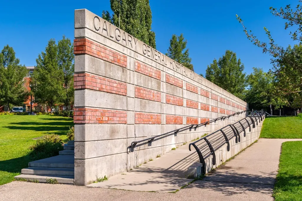 118 8 Street NE Calgary AB T2E 1M2