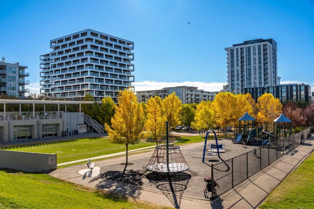 118 8 Street NE Calgary AB T2E 1M2