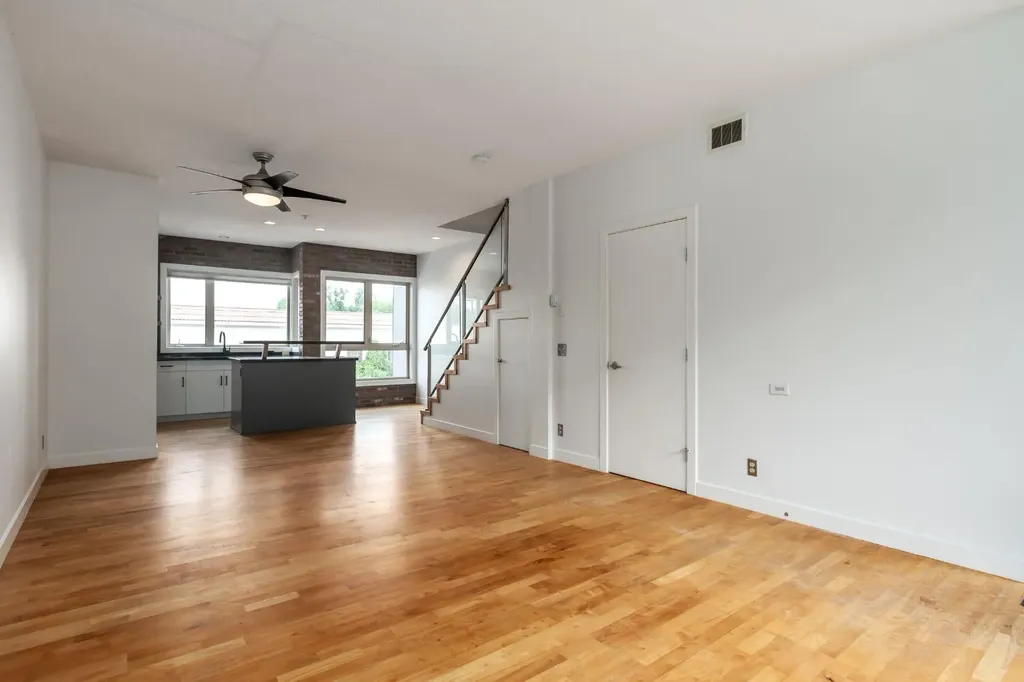 118 8 Street NE Calgary AB T2E 1M2