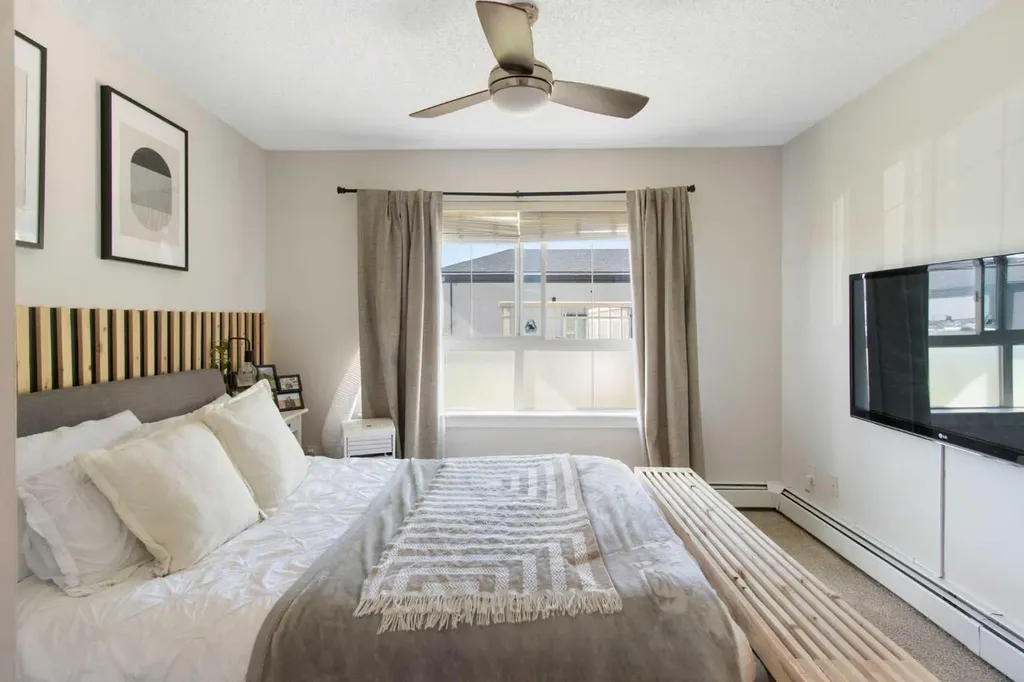 22 Richard Place SW Calgary AB T3E7N6