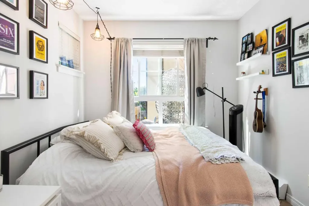 22 Richard Place SW Calgary AB T3E7N6
