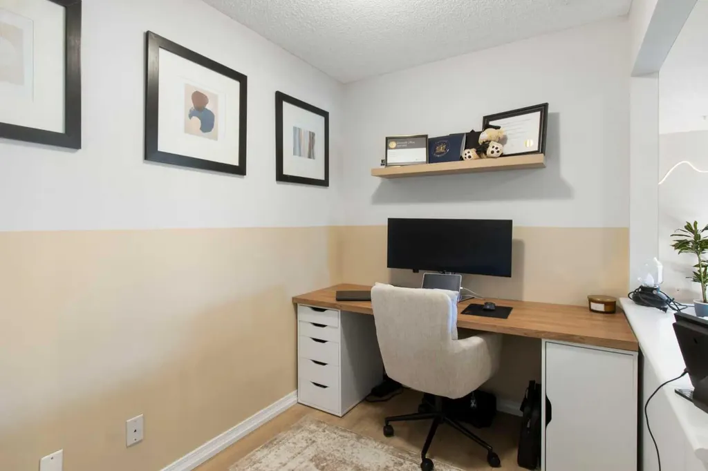 22 Richard Place SW Calgary AB T3E7N6