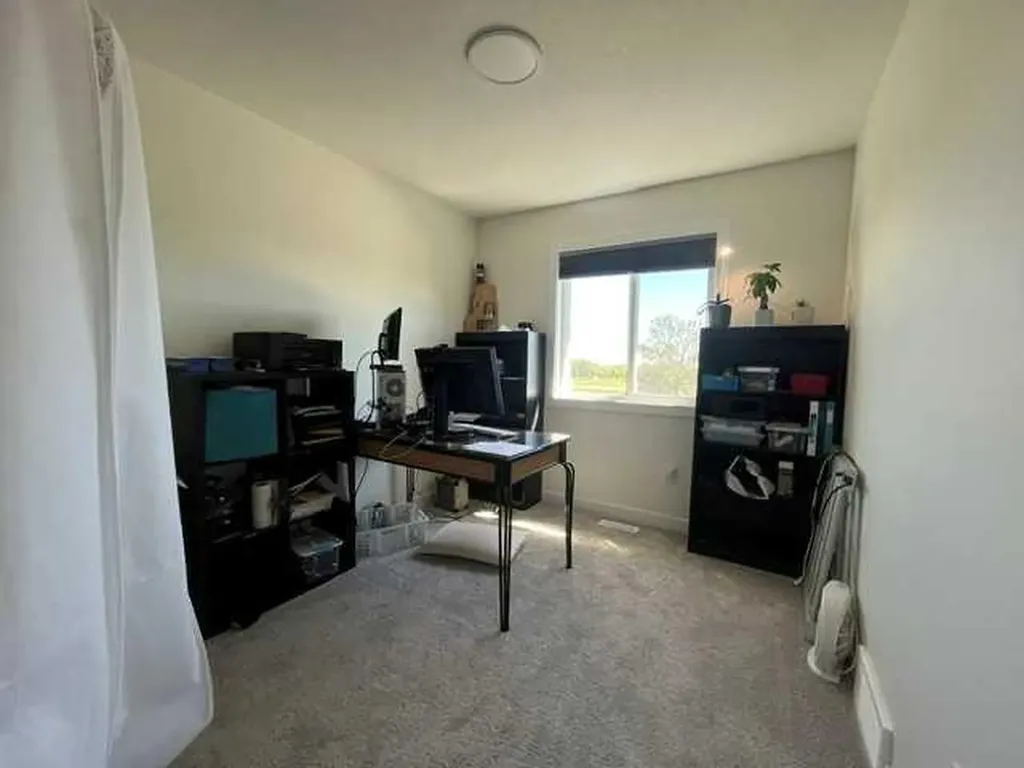 1919 Mccaskill Drive Crossfield AB T0M 0S0