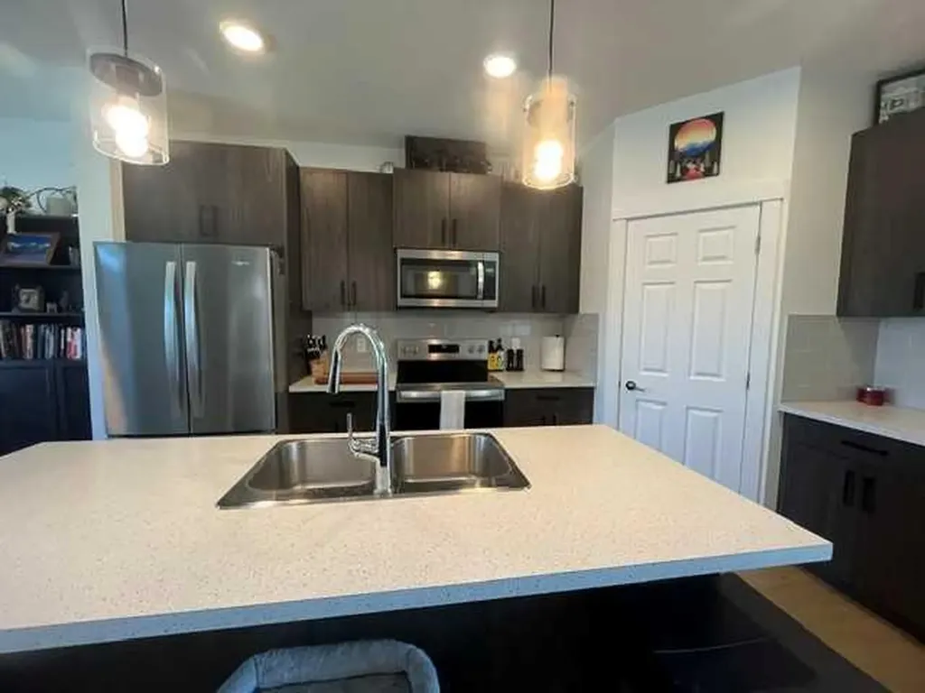 1919 Mccaskill Drive Crossfield AB T0M 0S0