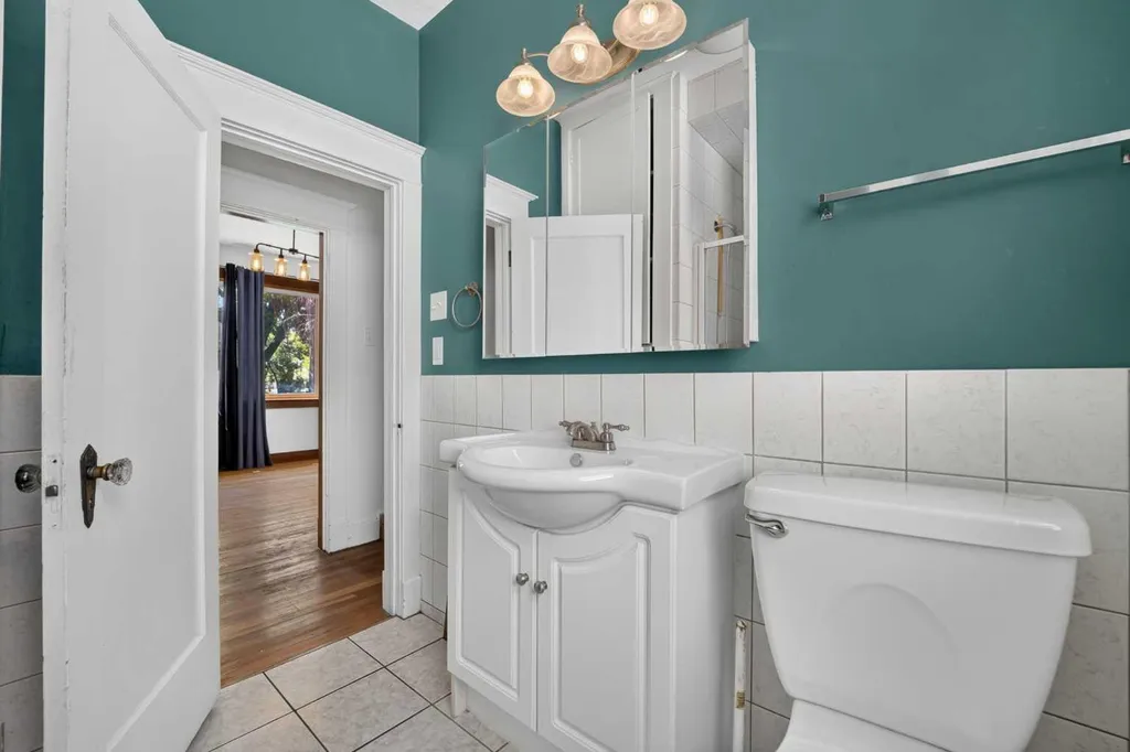 631 14 Street S Lethbridge AB T1J 2Y2