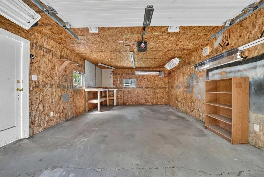 631 14 Street S Lethbridge AB T1J 2Y2