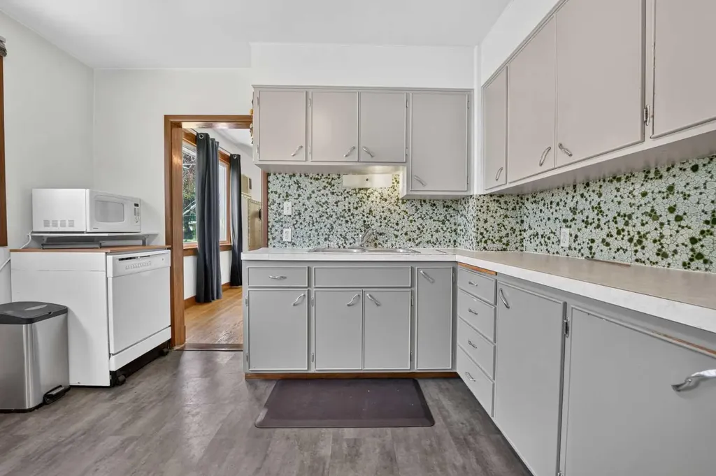 631 14 Street S Lethbridge AB T1J 2Y2