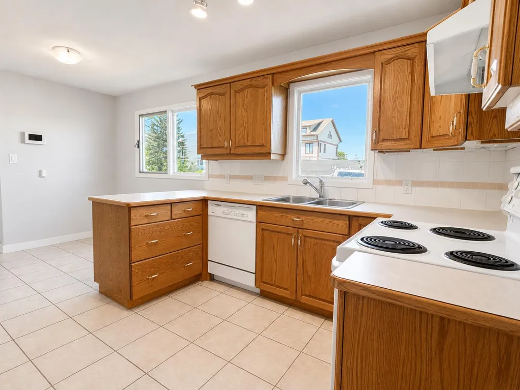 5035 48 Street Rocky Mountain House AB T4T1M4