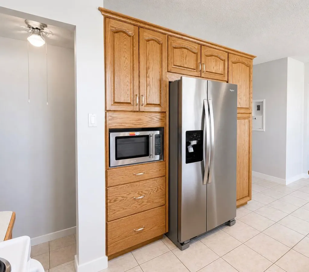 5035 48 Street Rocky Mountain House AB T4T1M4