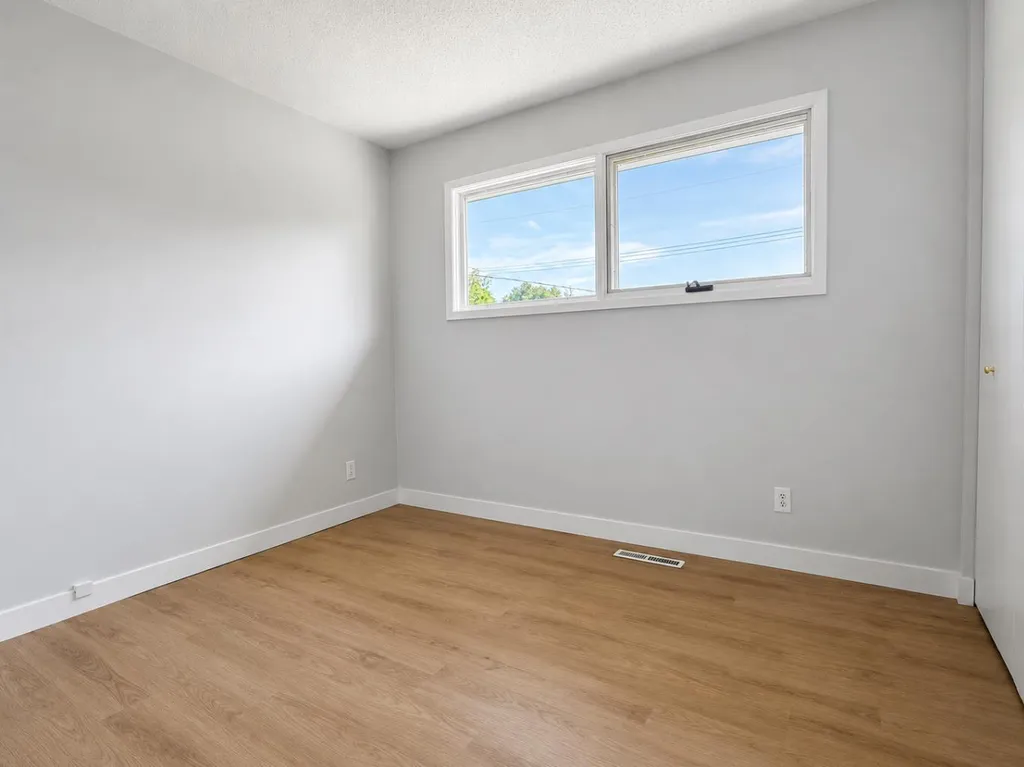 5035 48 Street Rocky Mountain House AB T4T1M4