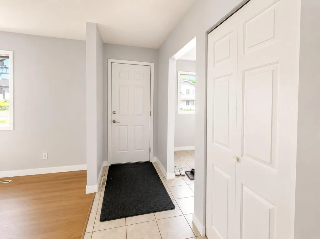 5035 48 Street Rocky Mountain House AB T4T1M4