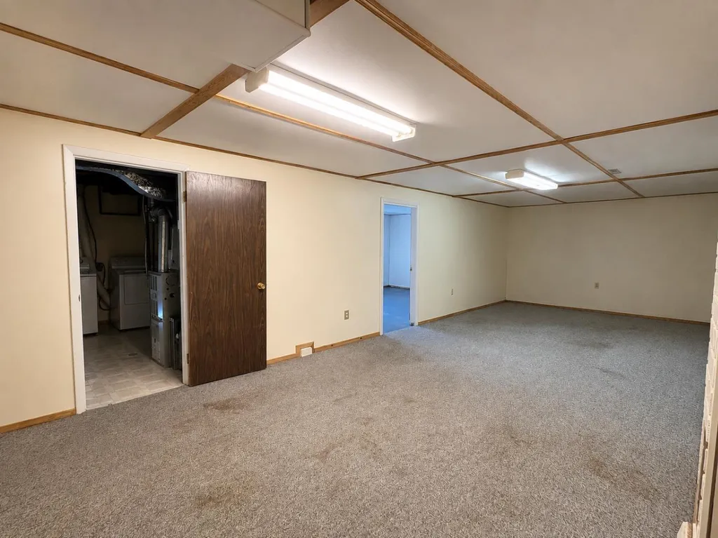 5035 48 Street Rocky Mountain House AB T4T1M4
