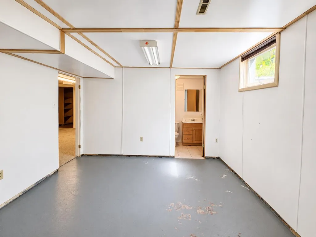 5035 48 Street Rocky Mountain House AB T4T1M4