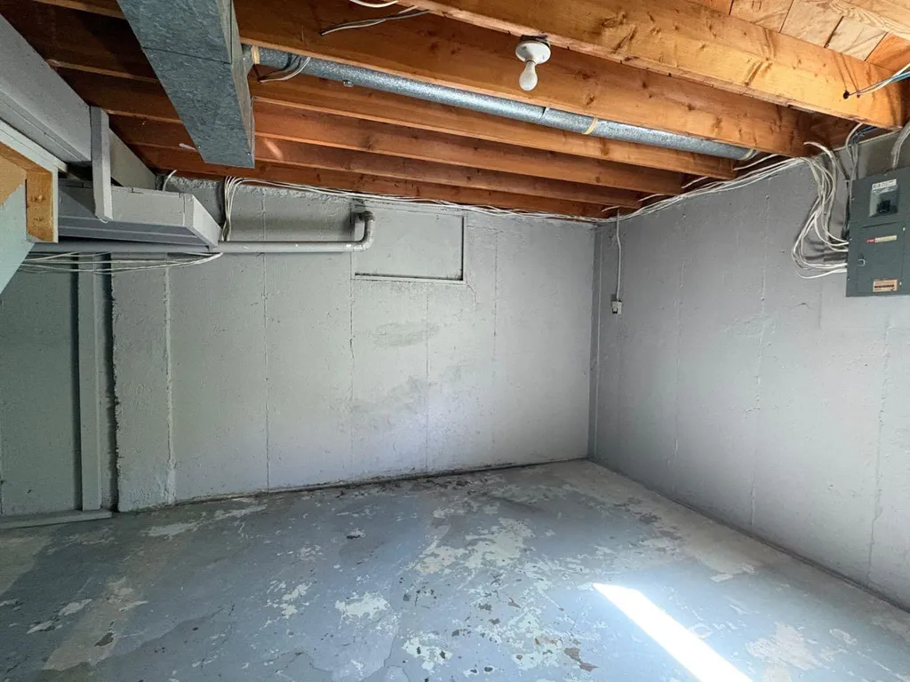 5035 48 Street Rocky Mountain House AB T4T1M4