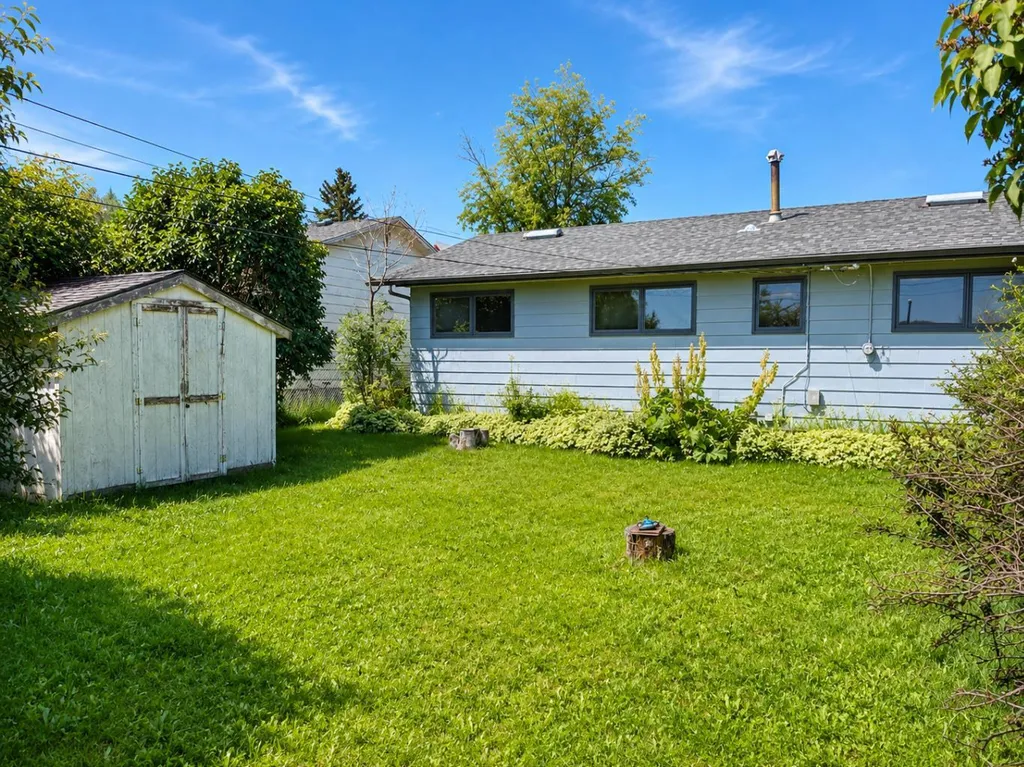 5035 48 Street Rocky Mountain House AB T4T1M4