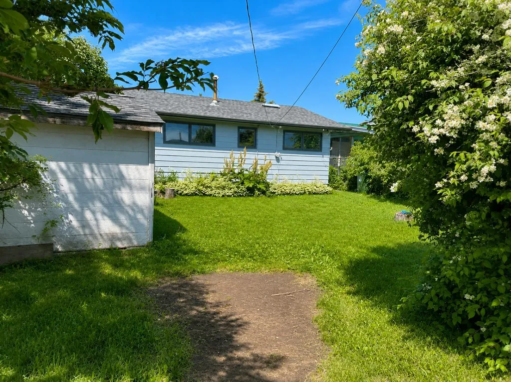 5035 48 Street Rocky Mountain House AB T4T1M4