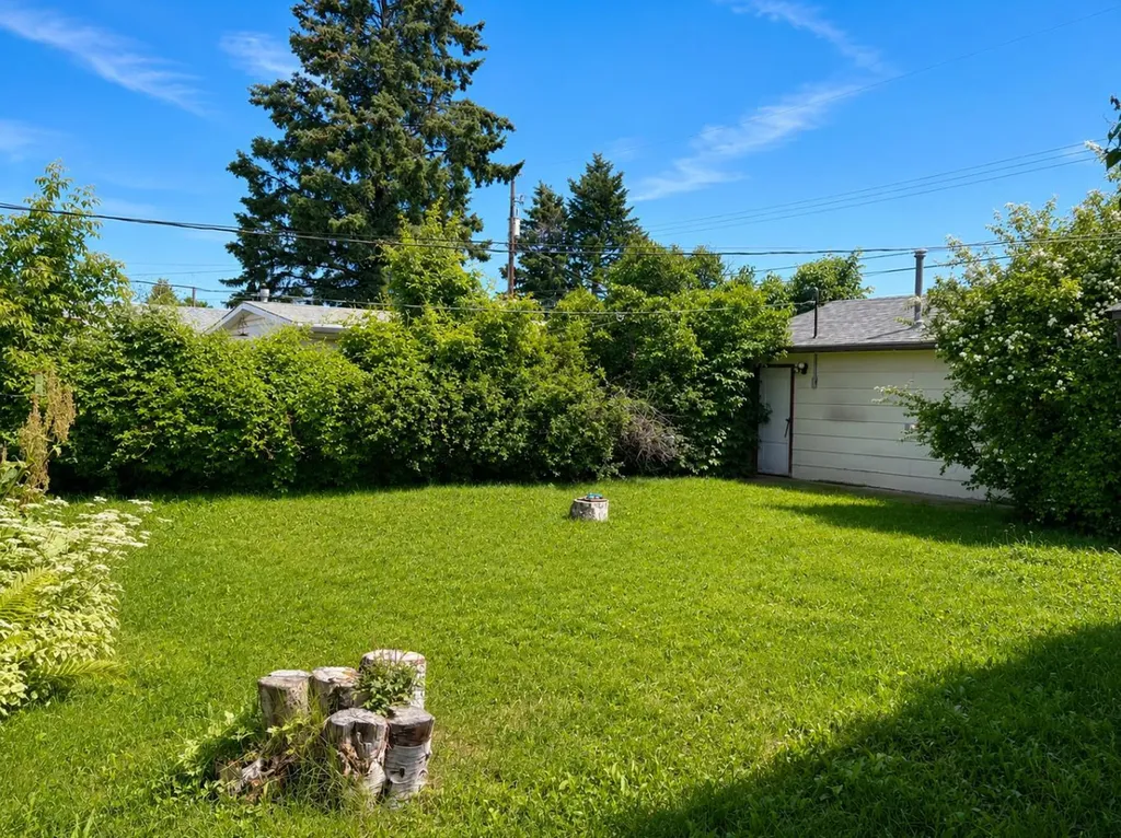 5035 48 Street Rocky Mountain House AB T4T1M4