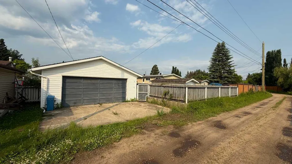 22 Athabasca Drive Whitecourt AB T7S 1H2