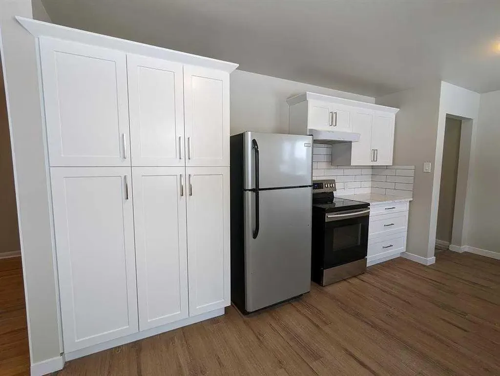65 14 Street NW Medicine Hat AB T1A 6R5