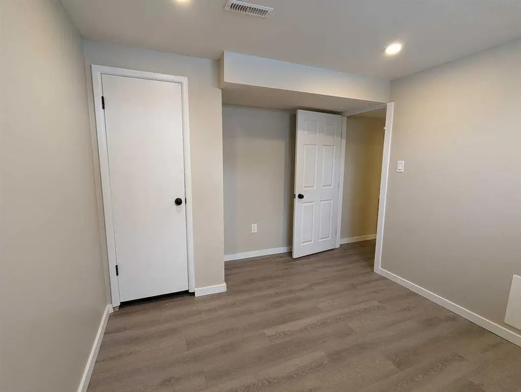 65 14 Street NW Medicine Hat AB T1A 6R5
