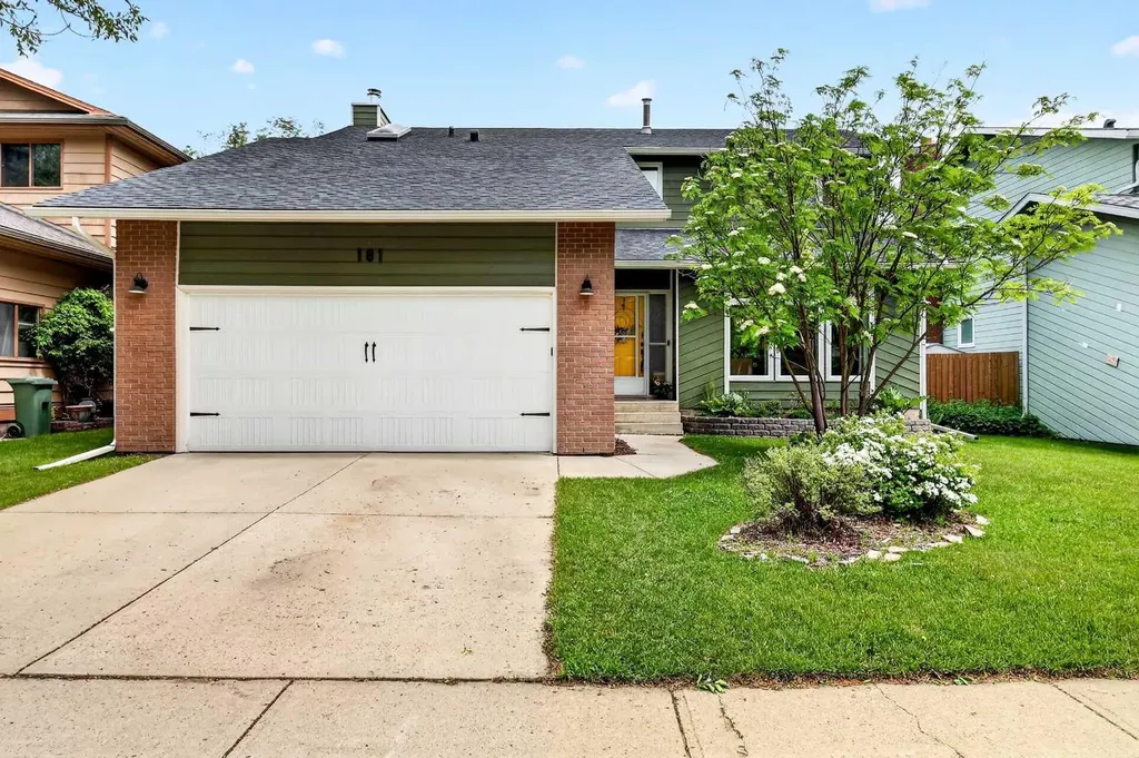 181 Woodhaven Drive Okotoks AB T1S 1L8