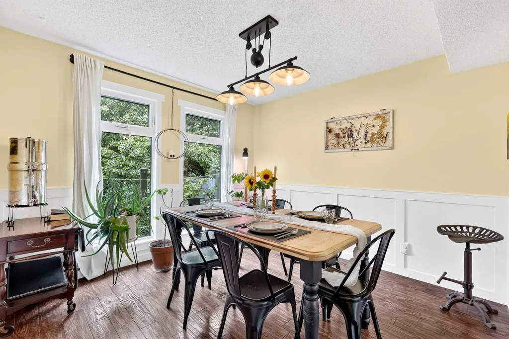 181 Woodhaven Drive Okotoks AB T1S 1L8