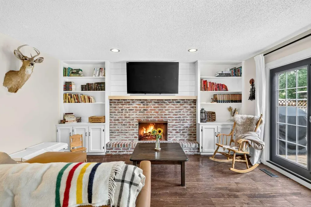 181 Woodhaven Drive Okotoks AB T1S 1L8