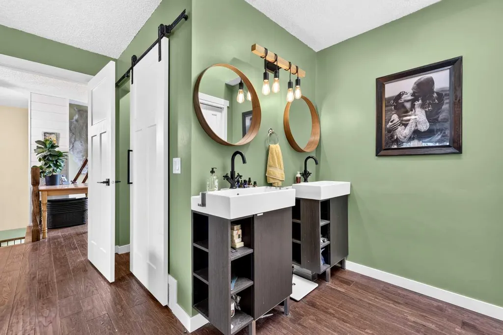 181 Woodhaven Drive Okotoks AB T1S 1L8