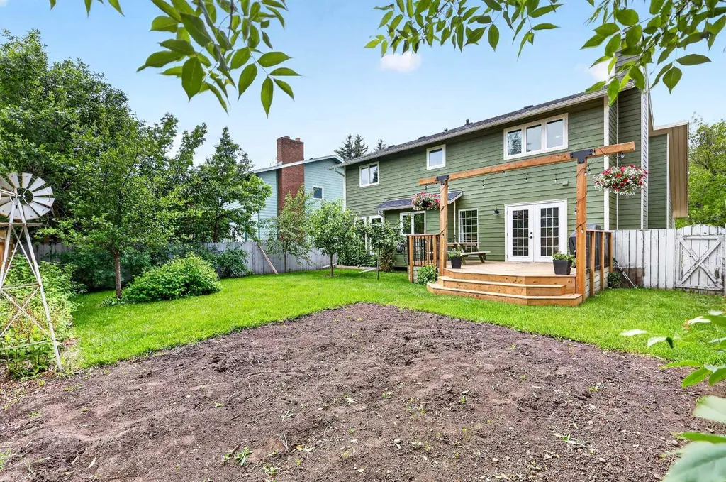 181 Woodhaven Drive Okotoks AB T1S 1L8