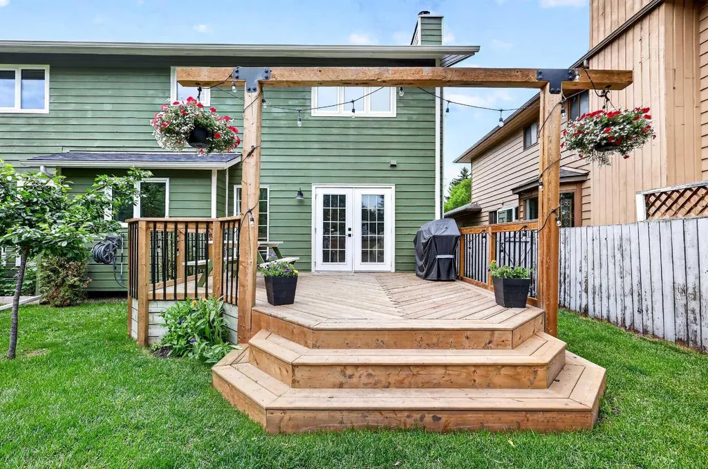 181 Woodhaven Drive Okotoks AB T1S 1L8