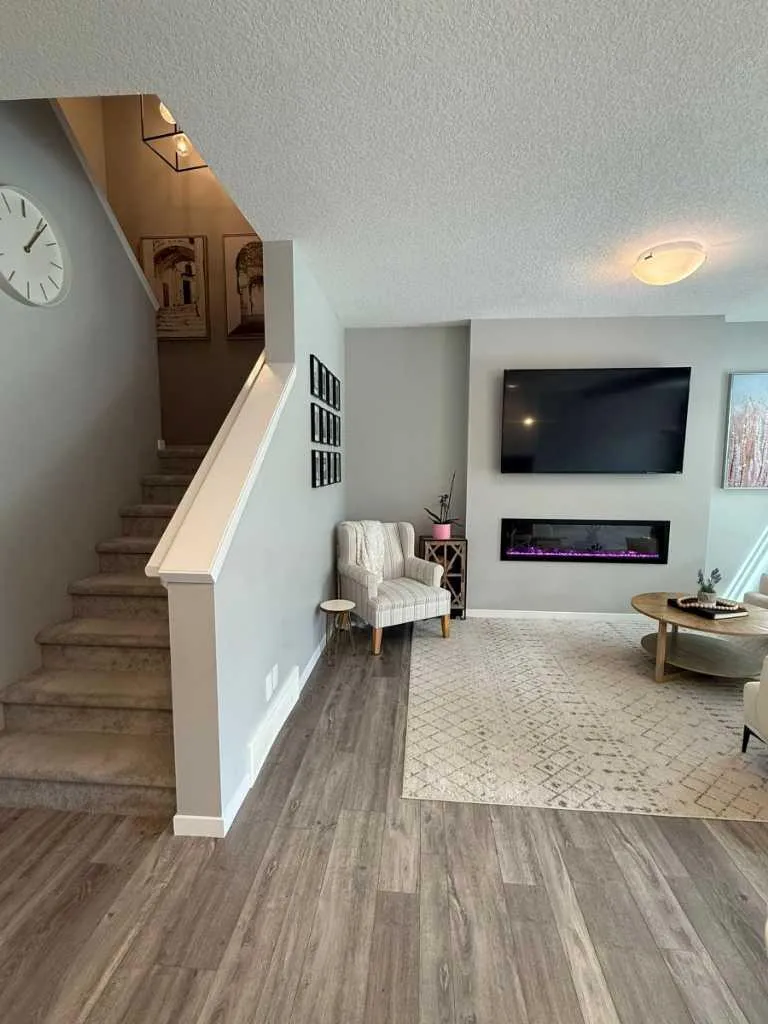 198 Howse Drive NE Calgary AB T3P 0V5
