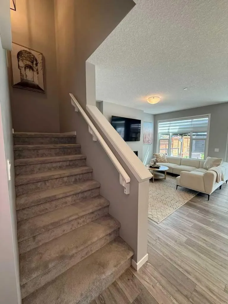 198 Howse Drive NE Calgary AB T3P 0V5