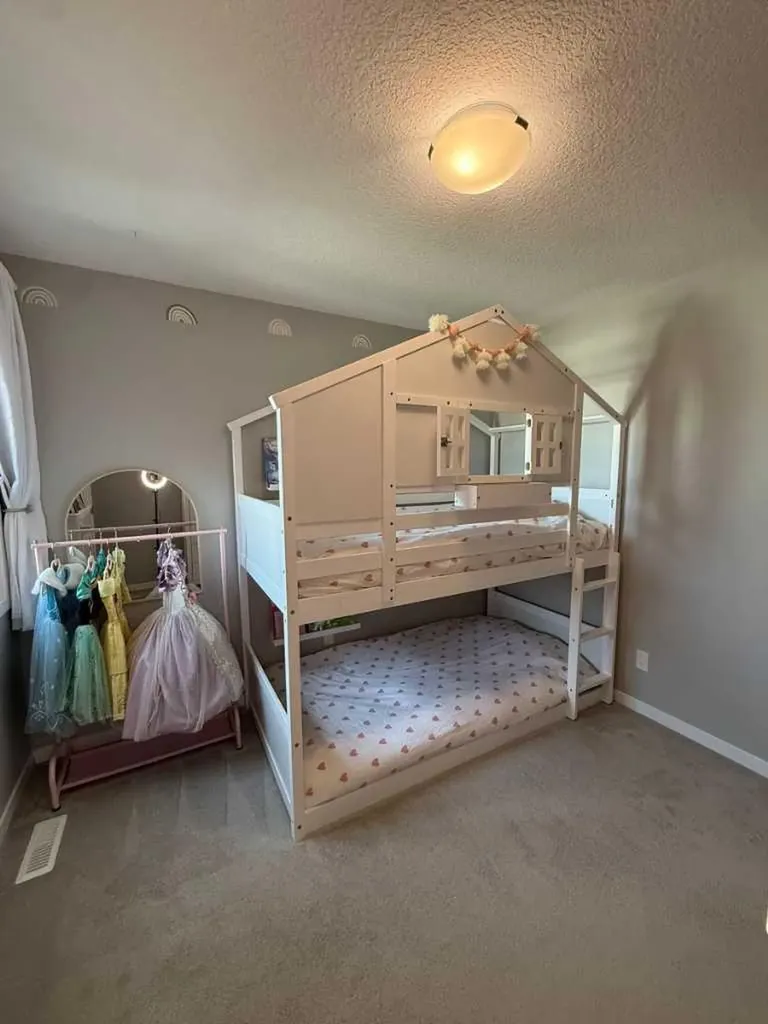 198 Howse Drive NE Calgary AB T3P 0V5
