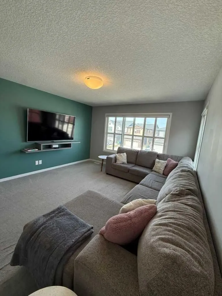 198 Howse Drive NE Calgary AB T3P 0V5