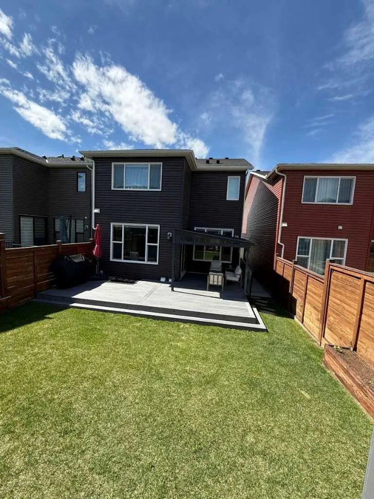 198 Howse Drive NE Calgary AB T3P 0V5