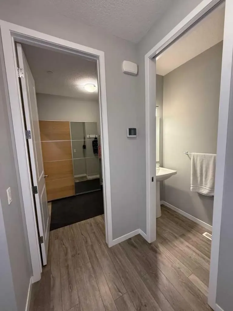 198 Howse Drive NE Calgary AB T3P 0V5