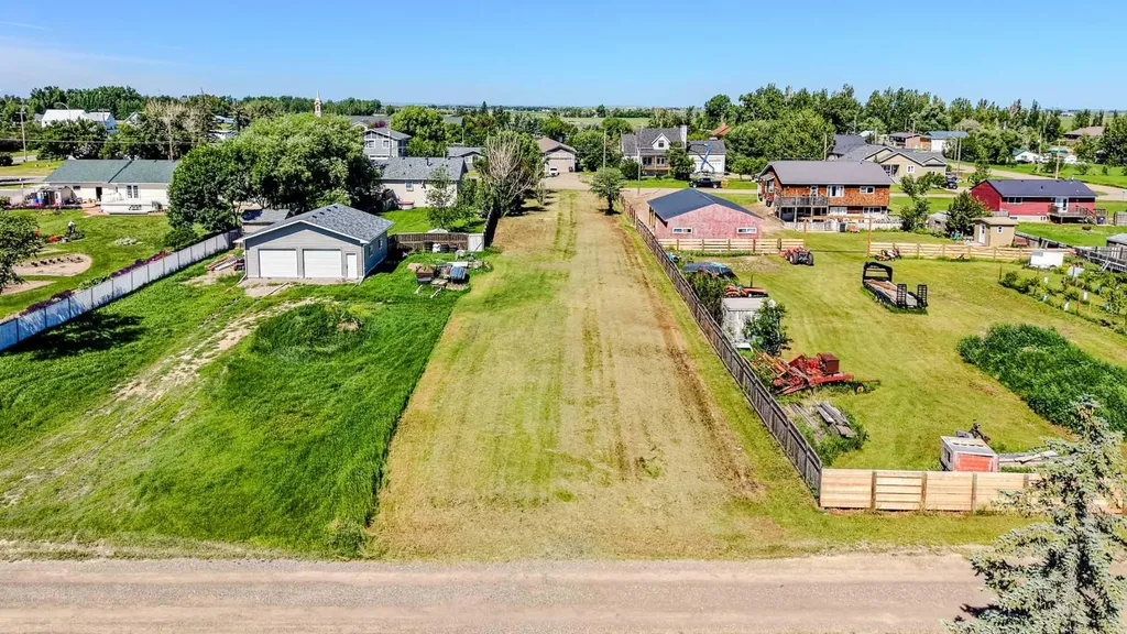 255 N 300 W Raymond AB T0K 2S0