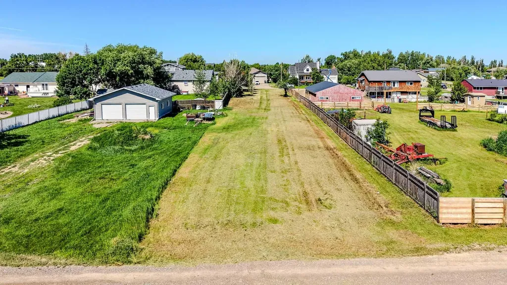255 N 300 W Raymond AB T0K 2S0
